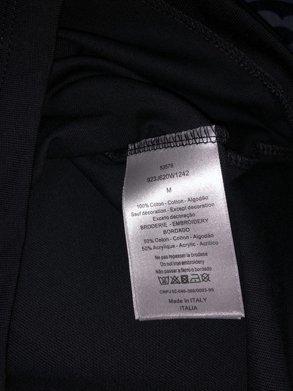 ブランドTシャツ着用イメージ